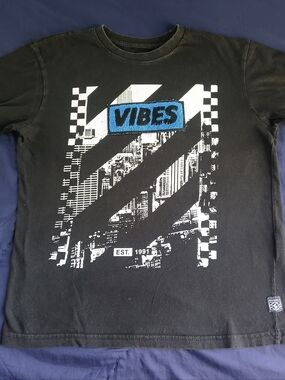 South Pole Black Tee with Blue VIBES Patch Size (10-12)